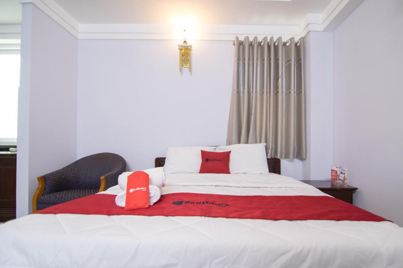 Reddoorz Near Hoa Lu Stadium Хошимин Экстерьер фото